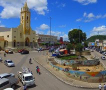 Homem é morto a tiros ao, supostamente, defender esposa no Sertão