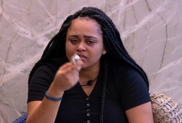 Rízia chora e diz para Gabriela: 'Tem gente aqui que não me suporta'