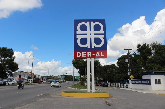 Divulgada lista final da isenção de taxa para o concurso do DER