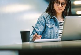 Canais educativos estreiam com transmissão na TV e pela internet