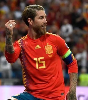 Sergio Ramos, zagueiro do PSG, anuncia aposentadoria da seleção espanhola e critica técnico