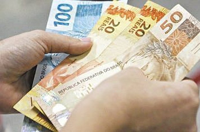 Veja quais benefícios serão reajustados com o salário mínimo de R$ 1.741 em 2027