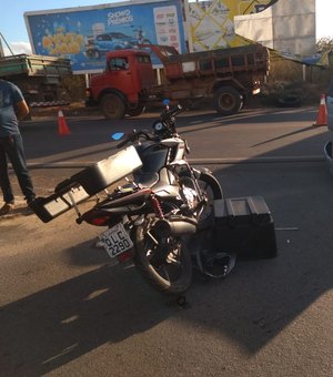VÍDEO. Motorista que socorria vítima de atentado atinge motociclista em cheio na entrada do Olho D'Água dos Cazuzinhas