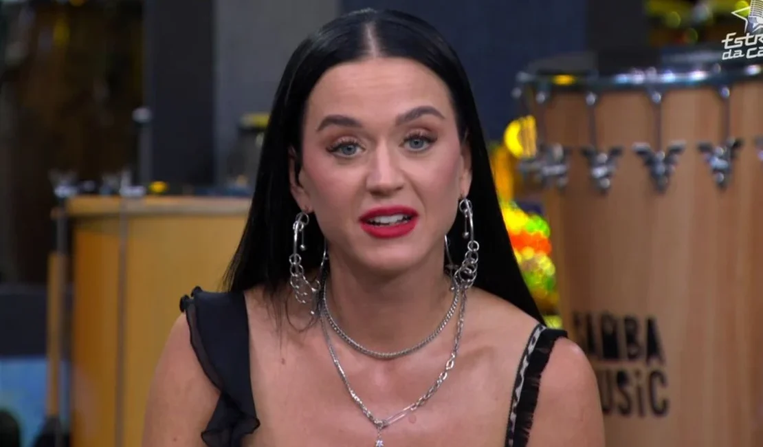 Katy Perry grava entrevista para o Mais Você e leva marmita com comidas brasileiras