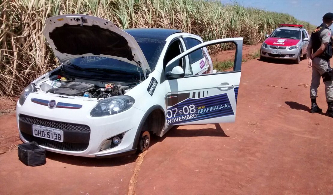 Após denúncia, polícia recupera carro 'tunado' roubado em zona rural de Arapiraca