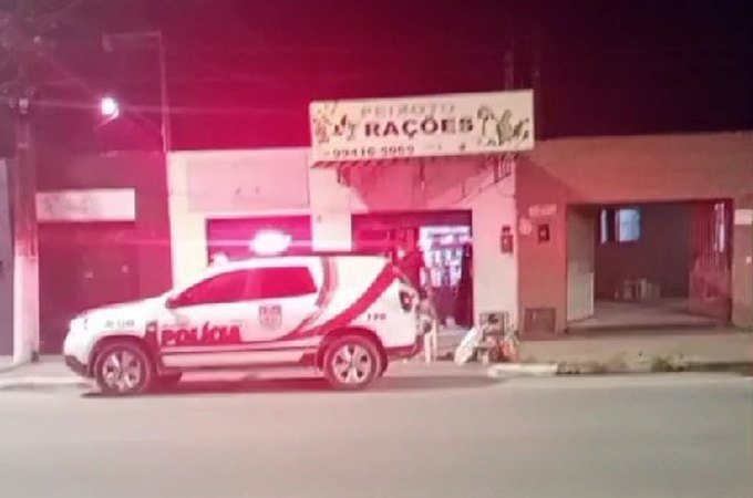 Mulher é encontrada morta dentro de casa, na parte baixa de Maceió