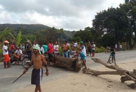 Índios liberam BR-101, em Alagoas, após mais de 35 horas de bloqueio