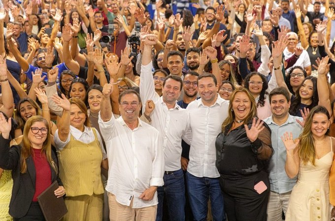 Prefeito Luciano dá posse a 317 aprovados em concurso e destaca papel do servidor da Educação na transformação da sociedade