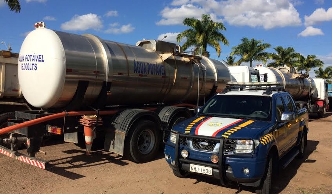 Caminhão é flagrado transportando água potável em tanque de combustível