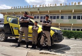 Garoto pede farda da PM em carta ao Papai Noel e ganha presente de pelotão da RP