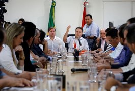 Renan Filho garante R$ 12 milhões para ajudar vítimas das chuvas em Alagoas