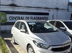 Suspeito de arrombamentos em comércios de Maceió é preso com carro furtado e objetos recuperados pela PM