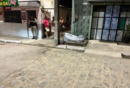 Câmera de segurança flagra assassinato de homem conhecido como Palhaço, em Maceió