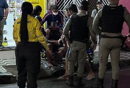 Homem é espancado após confusão na Praça Lions, em Arapiraca