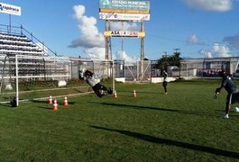Visando a estreia na Série C, técnico alvinegro comanda mais uma semana de treinos
