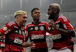 Flamengo goleia o Vasco por 4 a 1 no Maracanã e afunda adversário no Z-4 da Série A