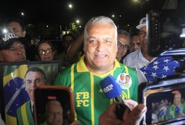 Gilmar Mendes manda arquivar investigação de estupro contra vice de Flávio