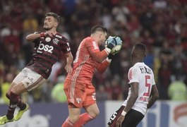 Na estreia de Fernando Diniz, São Paulo segura o Flamengo no Maracanã