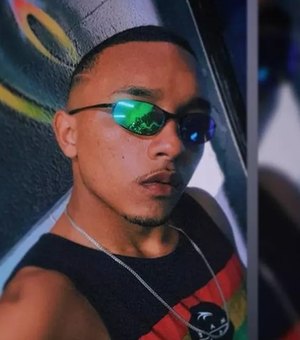 Cantor de funk é encontrado morto na Praia da Leste-Oeste, em Fortaleza