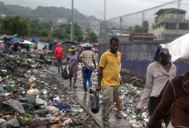 Avião da FAB leva barracas e mantimentos para desabrigados no Haiti