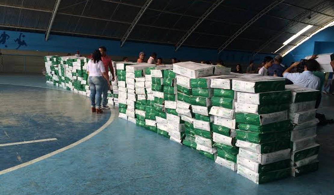 Assistência Social entrega peixes às famílias carentes de Girau do Ponciano