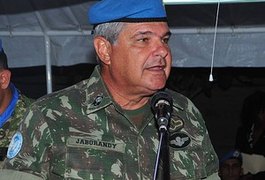 Corpo de brasileiro chefe de missão da ONU no Haiti chega a Maceió