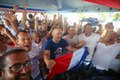 Banho de alegria: Murici recebe Renan Filho com festa