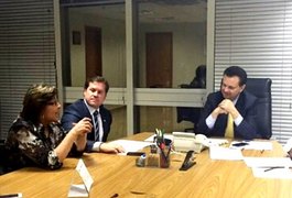 Prefeita Célia garante recursos para saúde e infraestrutura