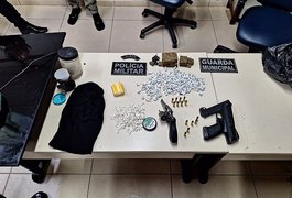 Homem é visto com revólver e adolescente em carro e acaba preso em Ibateguara