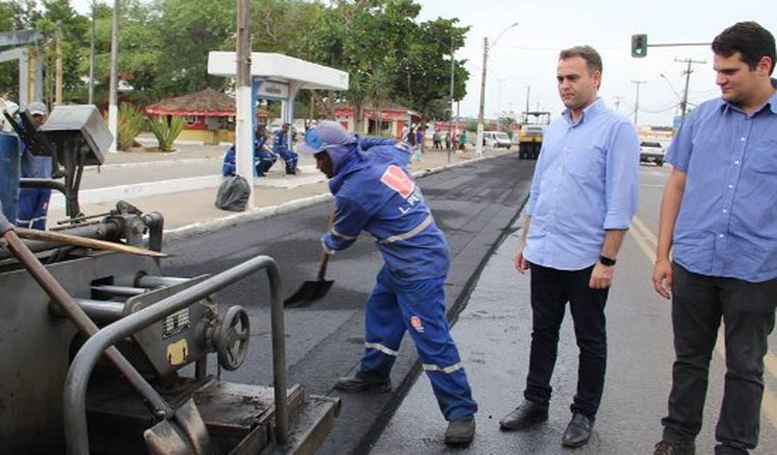Prefeitura recupera e pavimenta Avenida Lamenha Filho