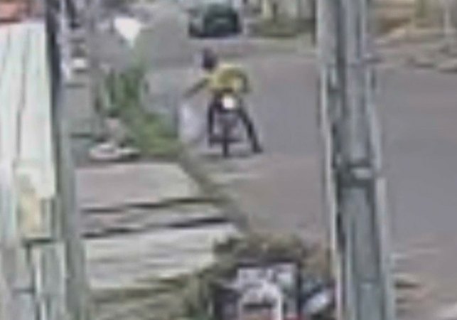 Pai abandona corpo de bebê em sacola de lixo após aborto espontâneo, em Delmiro Gouveia