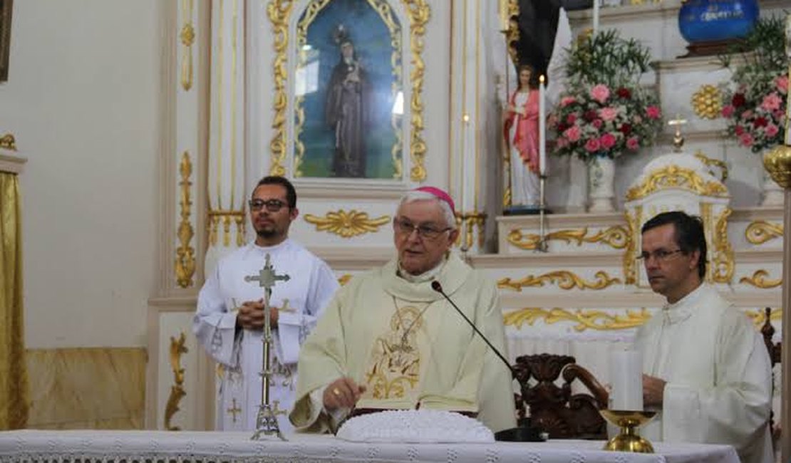 Bispo Dom Valério anuncia nome de novo pároco que vai substituir o padre Antenor