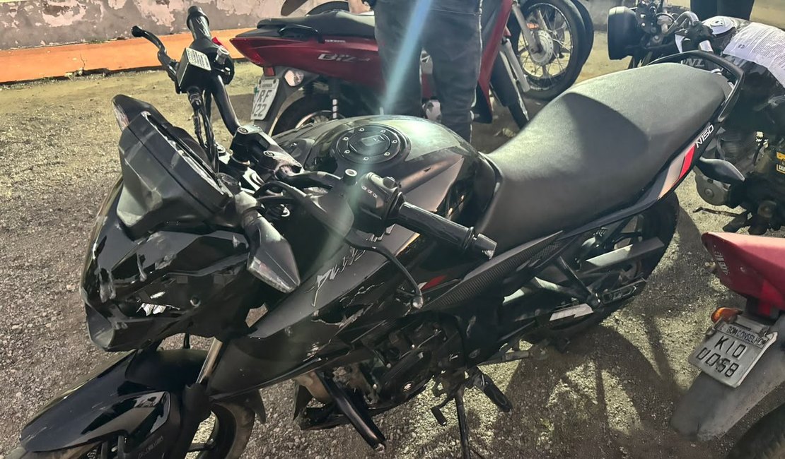 Homem é preso em flagrante após utilizar faca para roubar celular, em Arapiraca