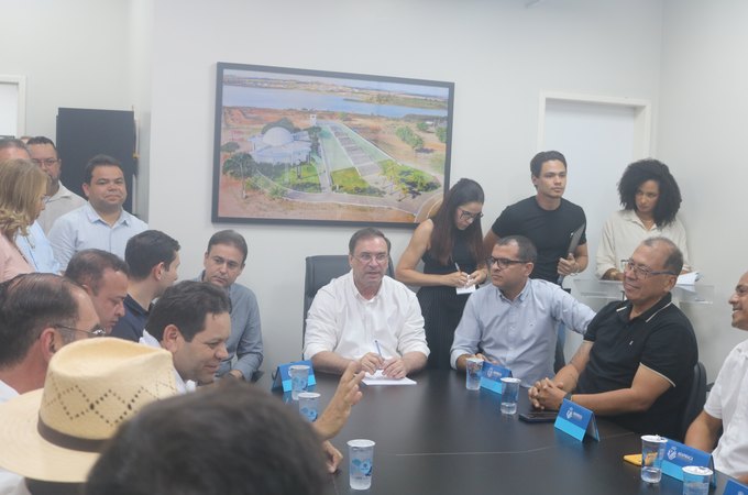Vídeo. Prefeito Luciano anuncia pavimentação de novos bairros e avanço de obras em Arapiraca