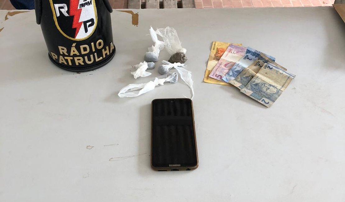 Homem é preso com drogas e dinheiro em Arapiraca