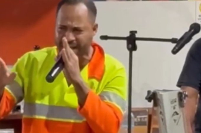 Trabalhador da limpeza urbana impressiona ao cantar hit de Pablo em bar de Maceió; assista