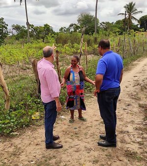 Prefeito de Penedo, Ronaldo Lopes visita zona rural da cidade