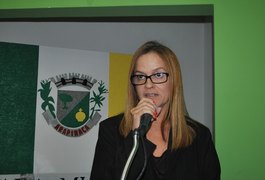 Aurélia solicita ajuda de custo para presidentes das Associações de Moradores de Arapiraca