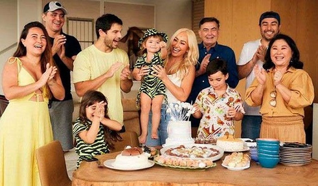 Sabrina Sato e Duda Nagle reúnem a família para celebrar aniversário de dois anos de Zoe