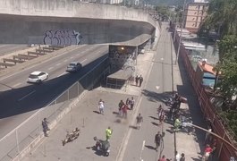 Mulher morre após cair de viaduto da Linha Amarela em acidente de moto na Zona Norte do Rio