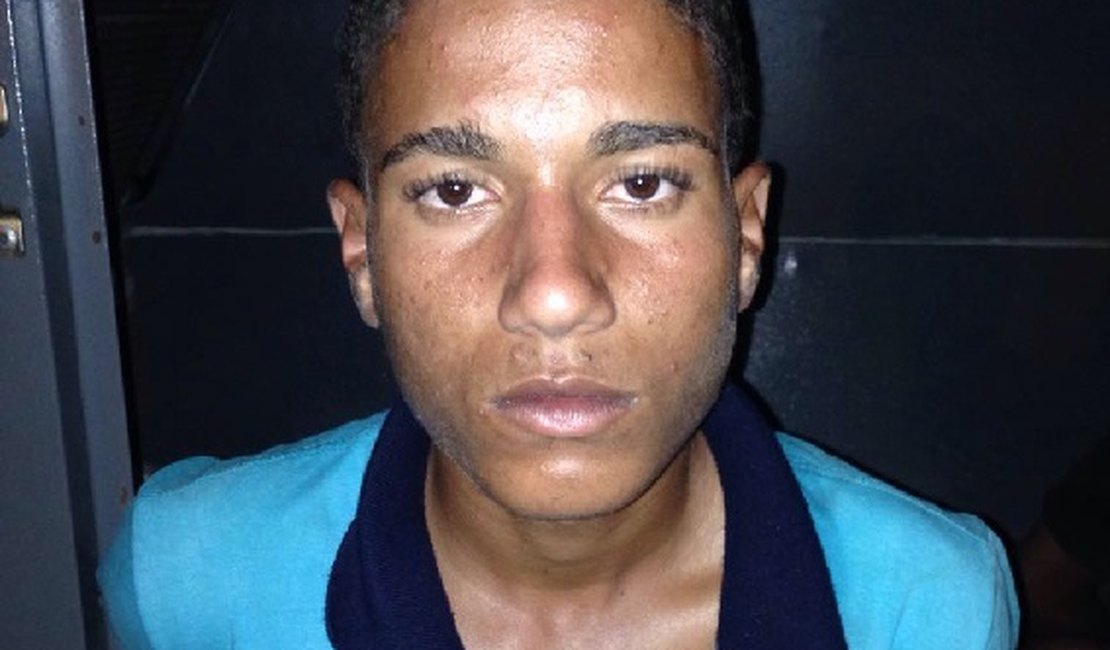 Oplit prende em flagrante jovem suspeito de cometer assaltos, em Alagoas