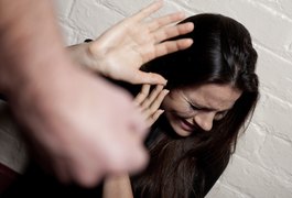 Após agressão, Justiça determina que mãe não se aproxime de filha