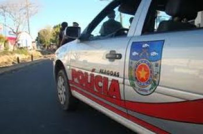 Homem é detido após ameaçar o próprio pai e agredir o irmão na zona rural de Arapiraca