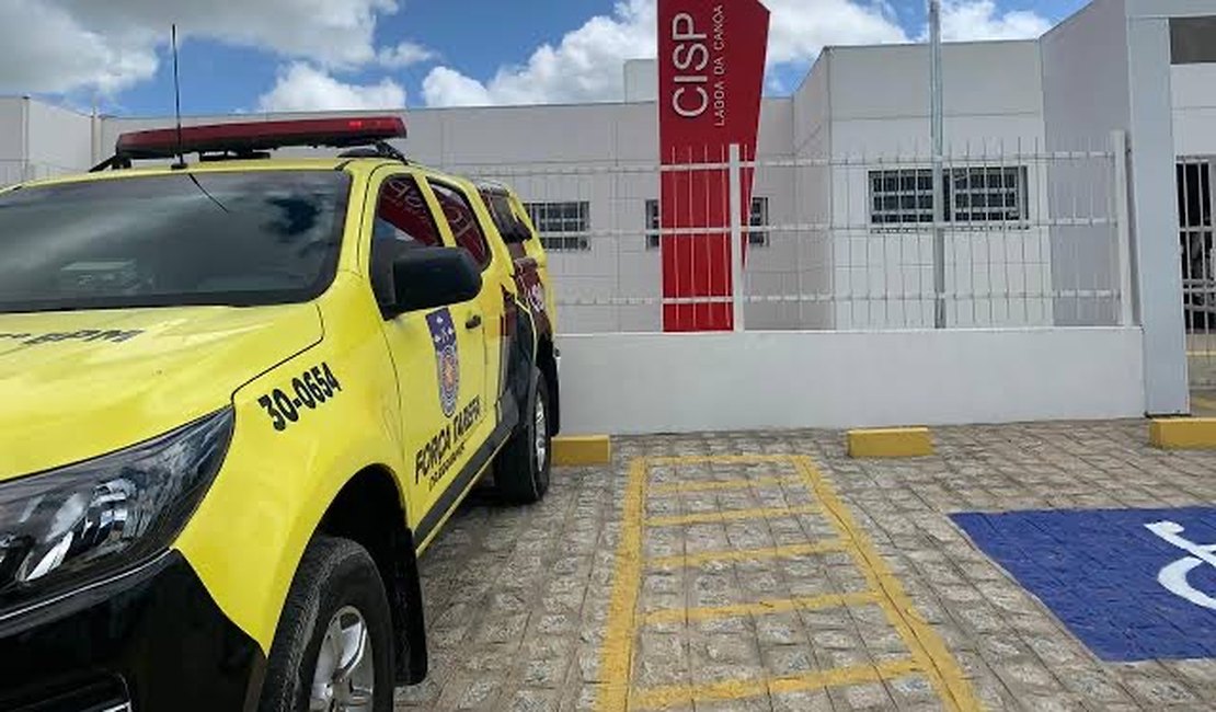 Dupla é presa em flagrante após furtar residência em Lagoa da Canoa