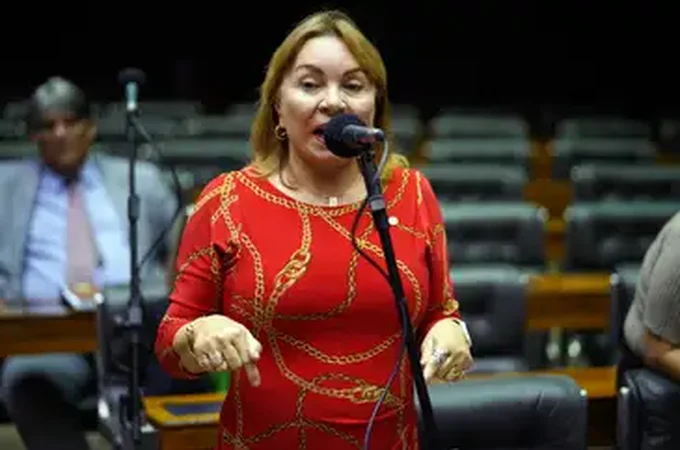 INSS: Mendonça decide por tornozeleira em caso de deputada do Ceará