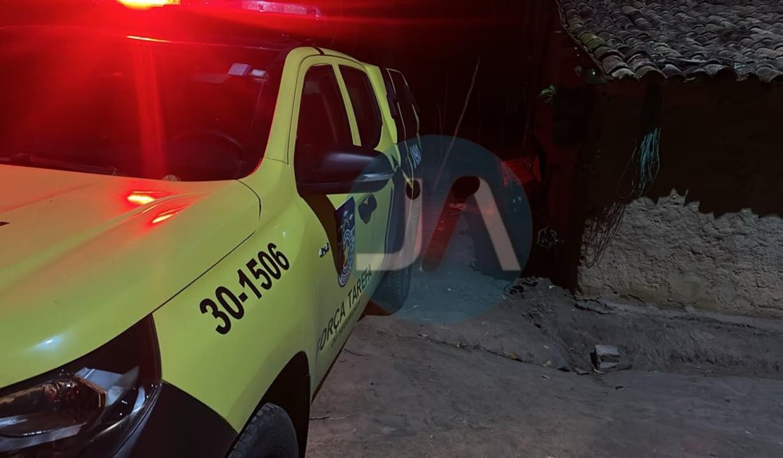 Homem que conversava com filho ao telefone é surpreendido por criminoso e morre baleado em Taquarana