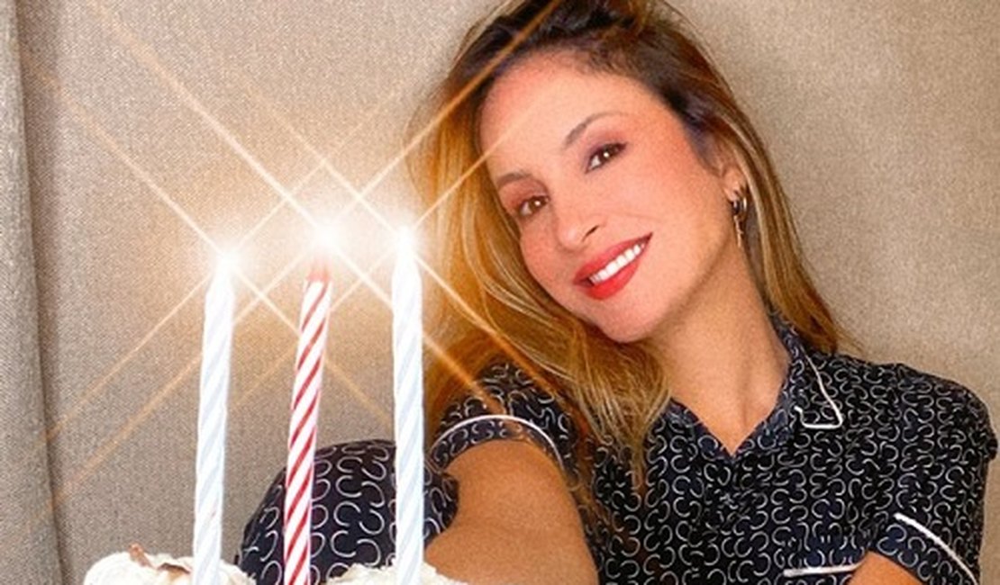 Filho de Claudia Leitte desmente cantora durante live e internautas não perdoam