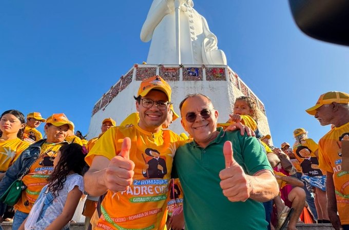 Fé e devoção marcam romaria de pré-candidato a Deputado Federal Gilvan Barros e Deputado Estadual Gilvan Barros Filho ao Horto de Juazeiro do Norte