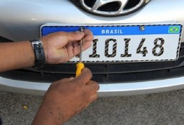 Detran orienta que donos de veículos concluam emplacamento em 30 dias