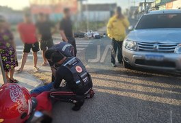 Na contramão, entregador por aplicativo fica ferido ao ser atingido por carro no bairro Brasília